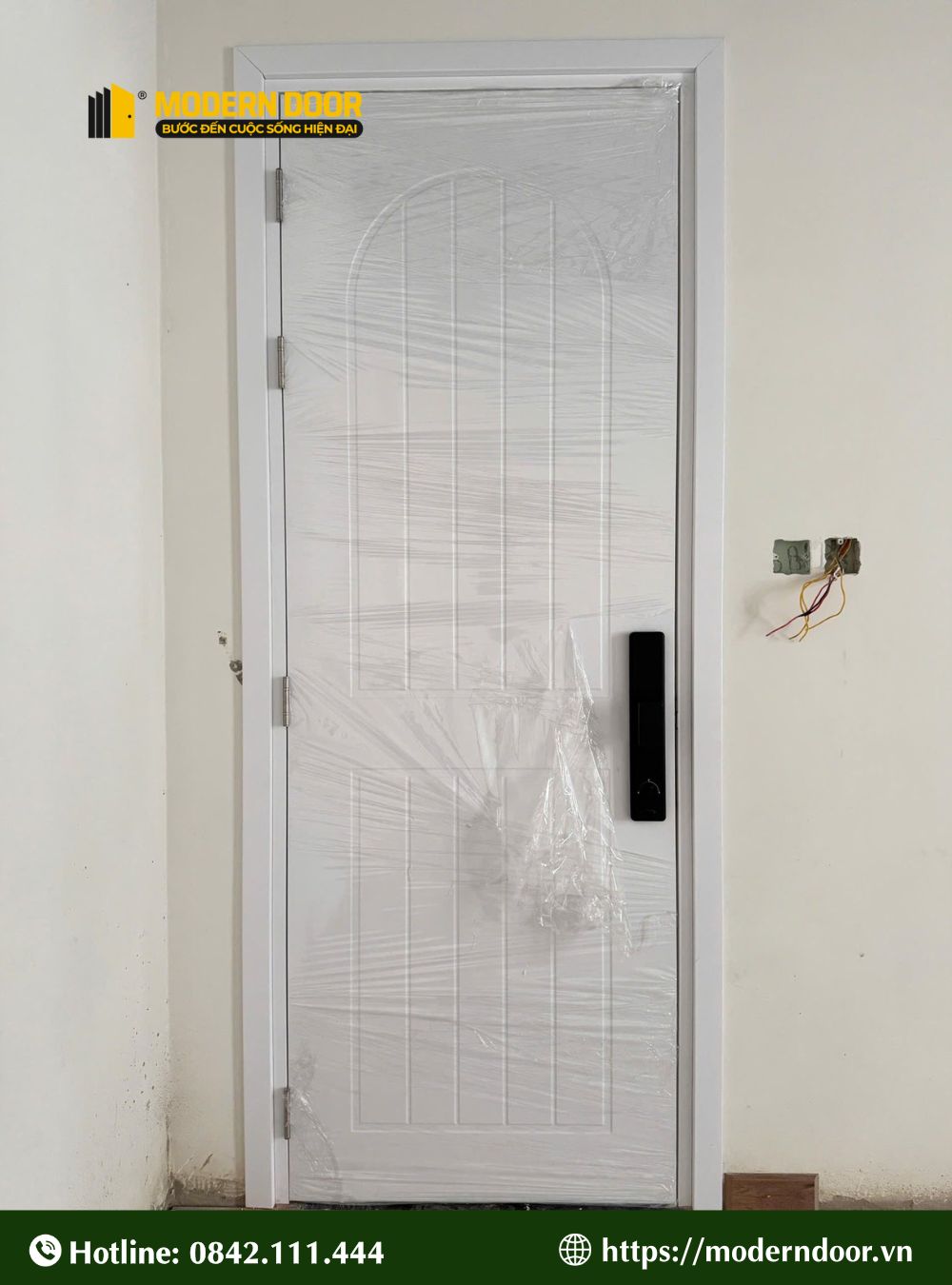Mẫu cửa composite màu trắng số 4